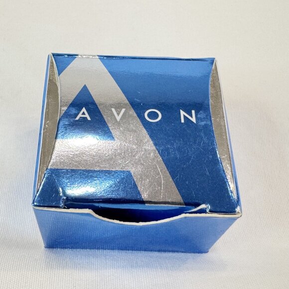 Avon Silver Tone Circle Heart Pendant Necklace w Pouch 16" with 3” Extender NOS - Picture 4 of 6